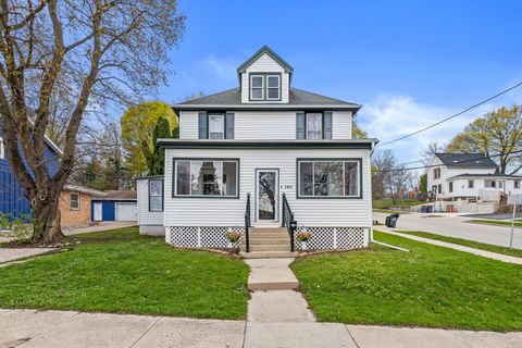 Photo of 140 Spring St, Waukesha, WI 53188 (MLS # 1959074)