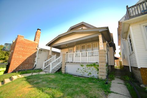 Photo of 2104 S 71st St, West Allis, WI 53219 (MLS # 1952605)