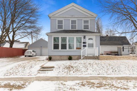 Photo of 1809 Madison St, Manitowoc, WI 54220 (MLS # 1952405)