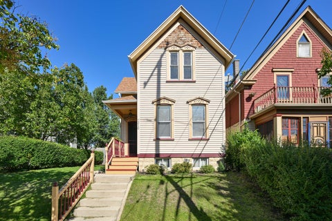 Photo of 216 E Garfield Ave, Milwaukee, WI 53212 (MLS # 1983874)