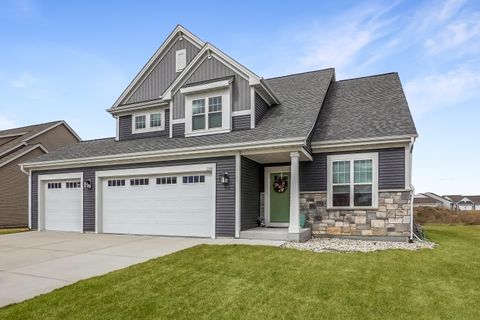 Photo of 1390 Foxwood Pass, Oconomowoc, WI 53066 (MLS # 1953932)