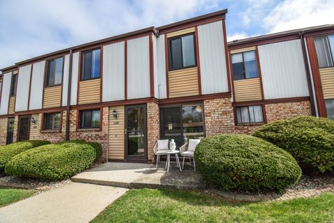 Photo of 4087 W College Ave, Franklin, WI 53221 (MLS # 1959763)