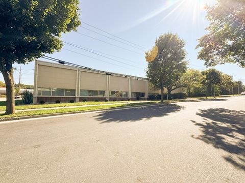 Photo of 580 N 108th Pl, Wauwatosa, WI 53226 (MLS # 1942517)