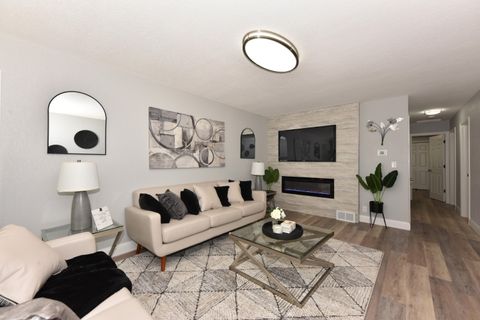 Photo of 5908 N 75th St, Milwaukee, WI 53218 (MLS # 1965178)