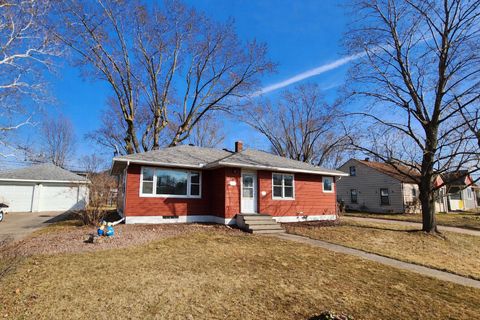 Photo of 3033 27th St S, La Crosse, WI 54601 (MLS # 1955055)