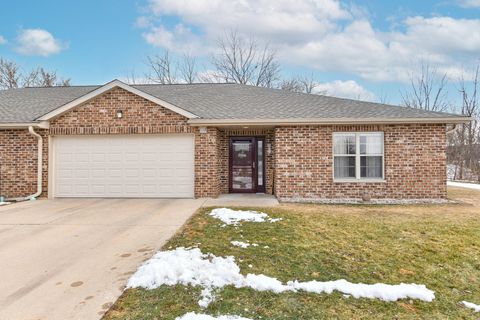 Photo of 112 Eastfield Ct, Darien, WI 53114 (MLS # 1950315)