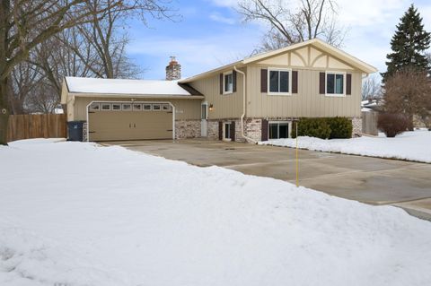 Photo of 1307 Scott Dr, Mount Pleasant, WI 53406 (MLS # 1950007)