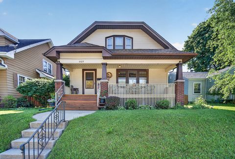 Photo of 1127 Jefferson St, Racine, WI 53404 (MLS # 1968715)