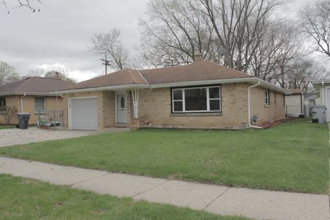 Photo of 6125 W Eden Pl, Milwaukee, WI 53220 (MLS # 1958525)