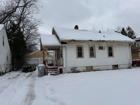 Photo of 5915 N 38th St, Milwaukee, WI 53209 (MLS # 1945299)