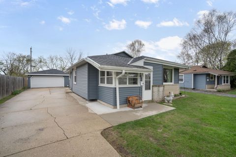 Photo of 4627 W Kiley Ave, Milwaukee, WI 53223 (MLS # 1960254)