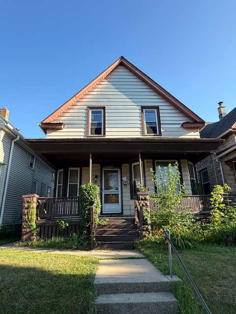 Photo of 2607 W Grant St, Milwaukee, WI 53215 (MLS # 1970348)