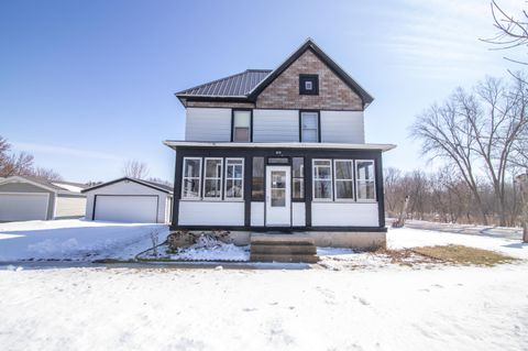 Photo of 419 Hamilton Pl, Horicon, WI 53032 (MLS # 1954451)