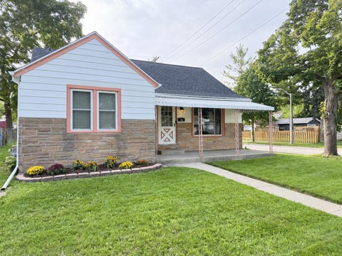 Photo of 1603 S 92ND St, West Allis, WI 53214 (MLS # 1979620)