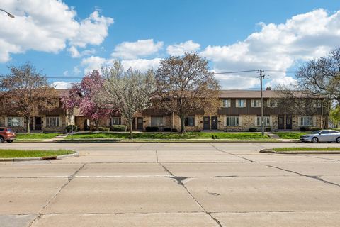 Photo of 9907 W Beloit Rd, Milwaukee, WI 53227 (MLS # 1960076)