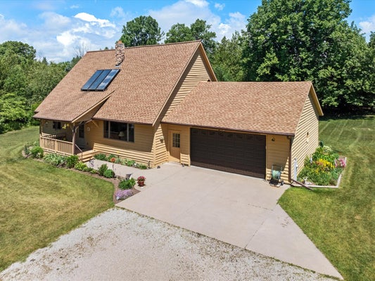 3418 W TWIN LN, TWO RIVERS, WI 54241 - Image bd0e93483693d3e9ed608e2e73e4a93a/632827691