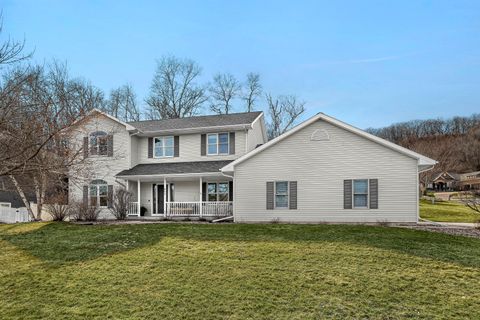 Photo of 867 Olympic Dr, Onalaska, WI 54650 (MLS # 1954055)