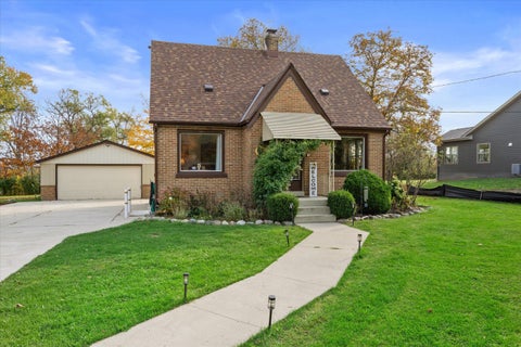 Photo of 8060 S 20th St, Oak Creek, WI 53154 (MLS # 1986431)