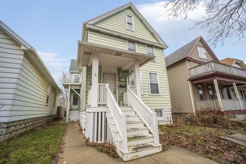 Photo of 2523 S Austin St, Milwaukee, WI 53207 (MLS # 1946687)