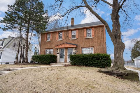 Photo of 2135 S S 102 St, West Allis, WI 53227 (MLS # 1956315)