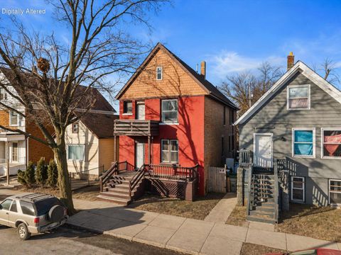 Photo of 2033 S 16th St, Milwaukee, WI 53204 (MLS # 1959089)