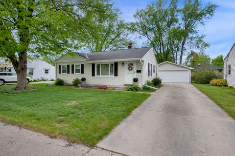 Photo of N85W17124 Lee Pl, Menomonee Falls, WI 53051 (MLS # 1962674)