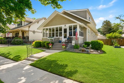 Photo of 920 N 6TH St, Manitowoc, WI 54220 (MLS # 1969891)