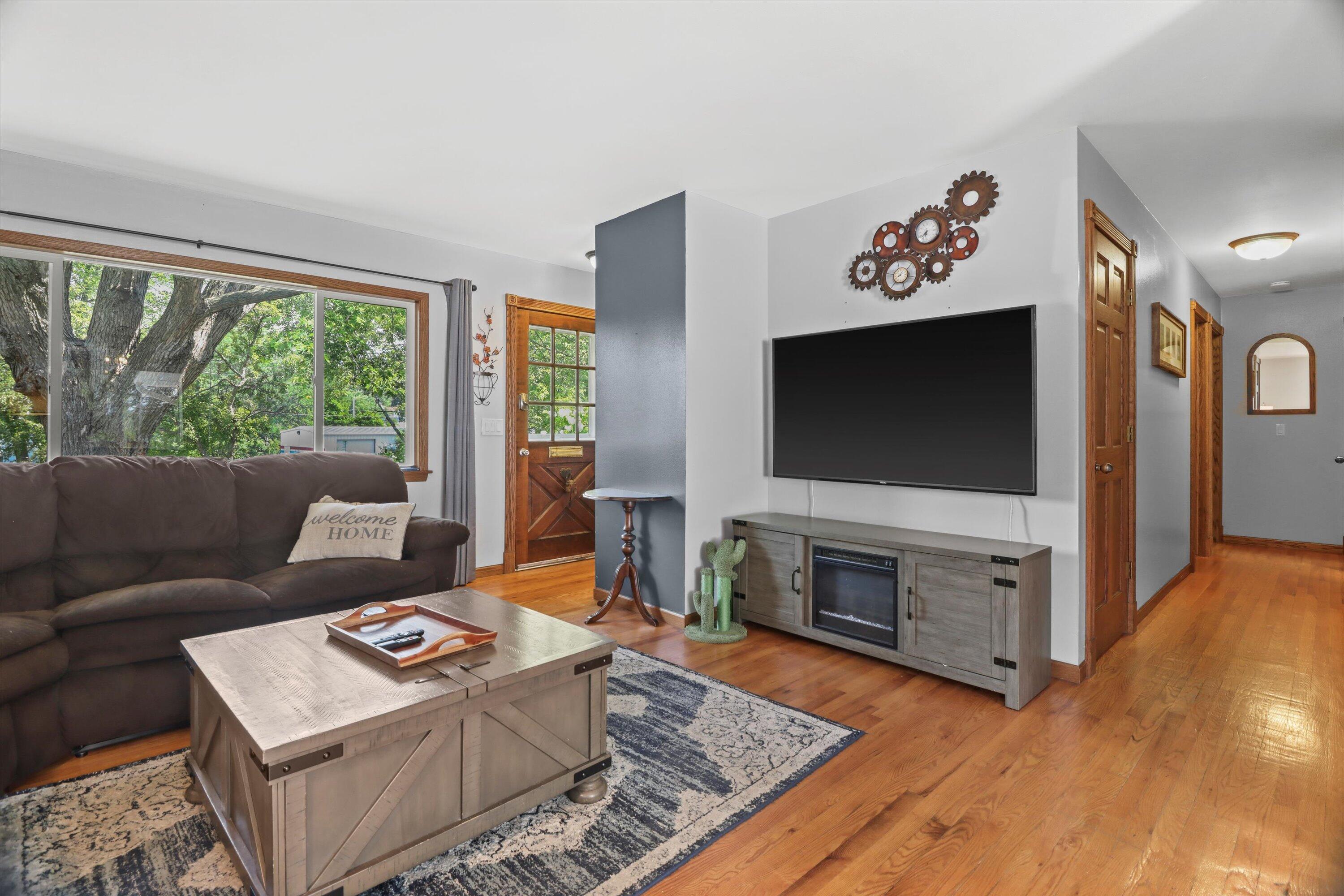 Whitewater, Wisconsin 53190, United States, 4 Bedrooms Bedrooms, ,3 BathroomsBathrooms,Residential,Active,195029