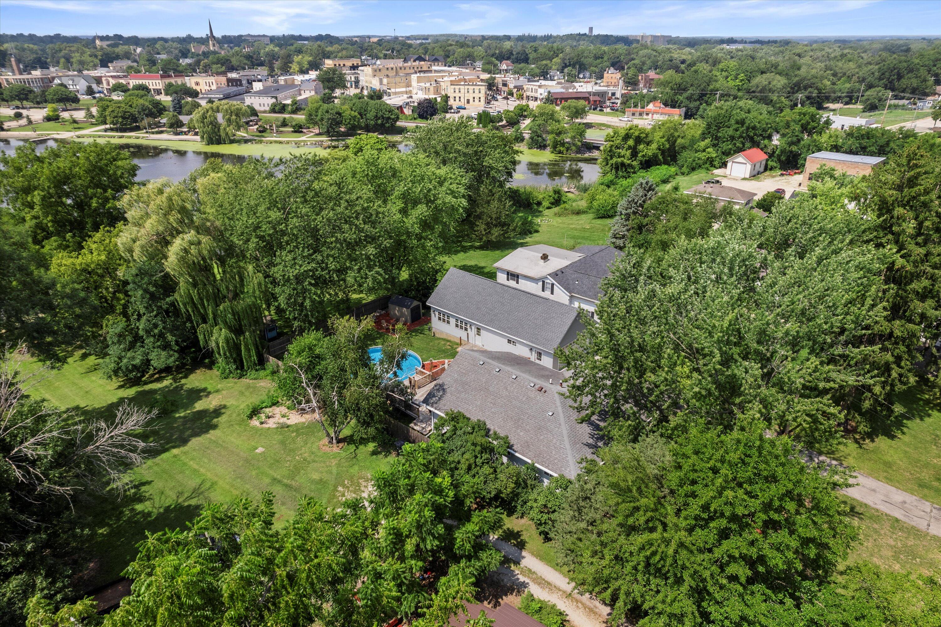 Whitewater, Wisconsin 53190, United States, 4 Bedrooms Bedrooms, ,3 BathroomsBathrooms,Residential,Active,195029