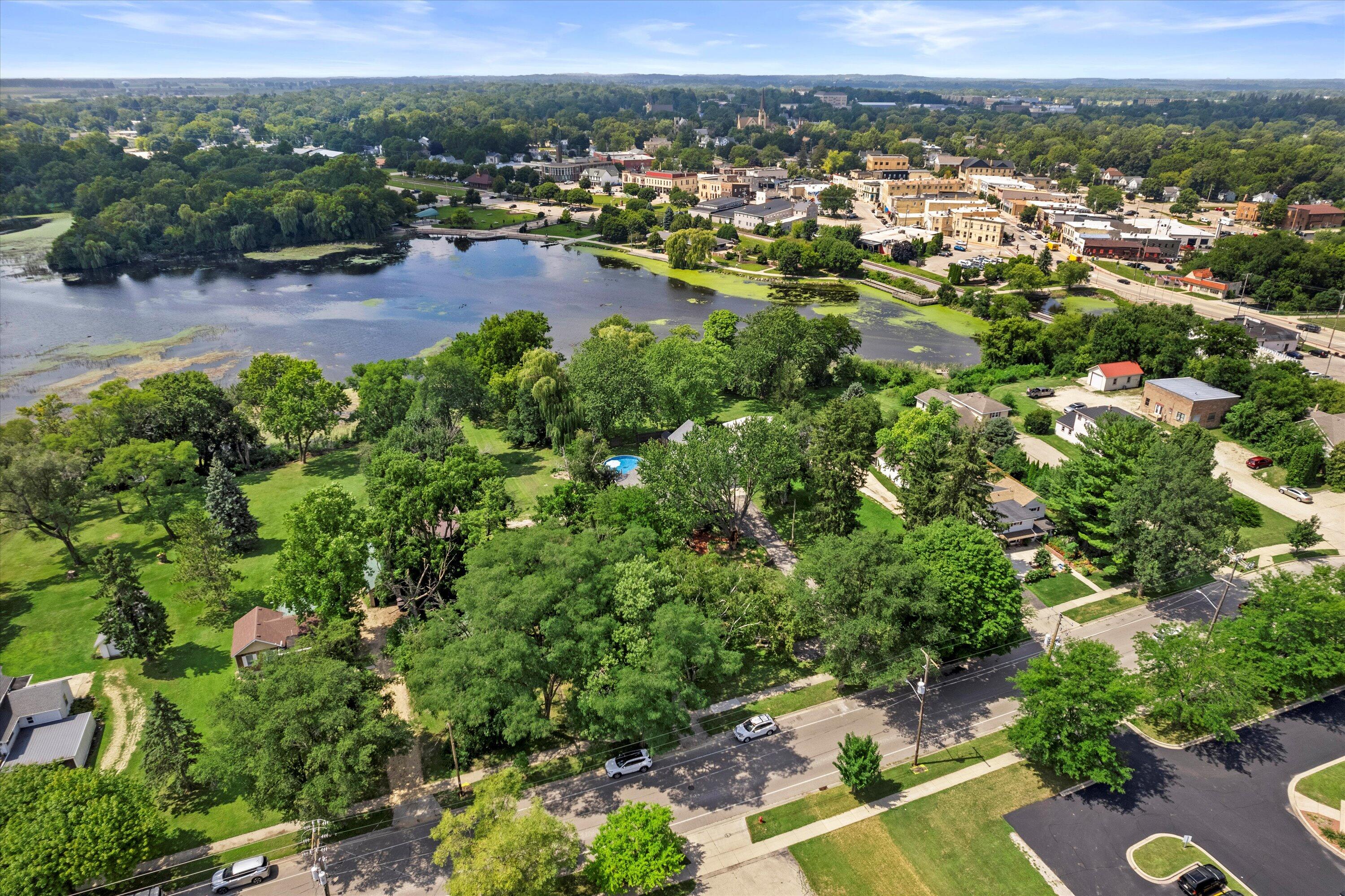 Whitewater, Wisconsin 53190, United States, 4 Bedrooms Bedrooms, ,3 BathroomsBathrooms,Residential,Active,195029