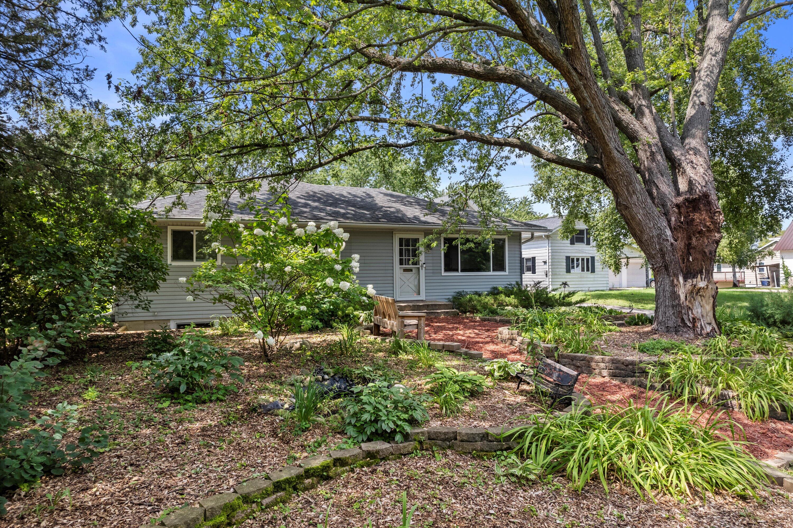 Whitewater, Wisconsin 53190, United States, 4 Bedrooms Bedrooms, ,3 BathroomsBathrooms,Residential,Active,195029