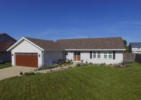 Photo of 10560 S Peggy Dr, Oak Creek, WI 53154 (MLS # 1955894)