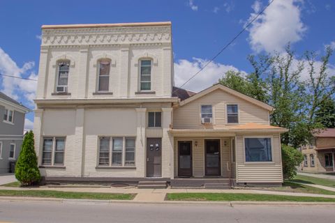 Photo of 510 N 4th St, Watertown, WI 53094 (MLS # 1968451)