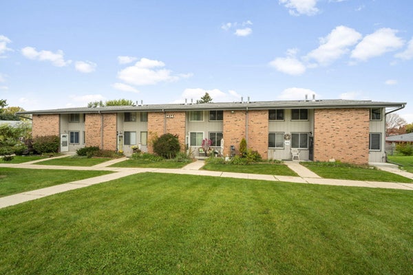 1434 BIG BEND RD, WAUKESHA, WI 53189 - Image bddce0c8c320663d34ab3dedecb8973c/2056336883