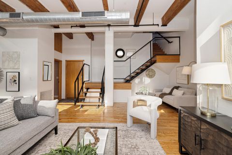 215 W Maple St, Milwaukee, WI 53204 - #: 1946969