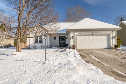 Photo of W181N8912 Melanie Ln, Menomonee Falls, WI 53051 (MLS # 1946068)