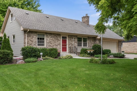 Photo of 4328 Pennington Ln, Mount Pleasant, WI 53403 (MLS # 1980055)