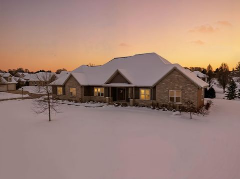 Photo of W229N3655 Sterling Ct, Pewaukee, WI 53072 (MLS # 1944724)
