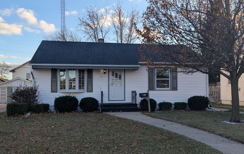 Photo of 1611 26th St, Kenosha, WI 53140 (MLS # 1944120)