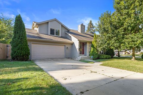 Photo of 465 Dena Cir, Racine, WI 53402 (MLS # 1941973)