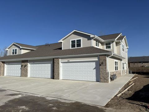 Photo of 465 Hillary Cir, Johnson Creek, WI 53038 (MLS # 1961382)