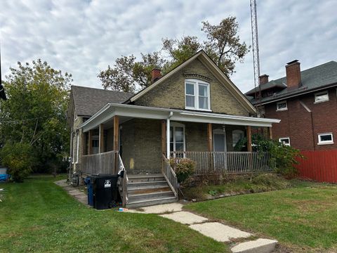 Photo of 1640 N Main St, Racine, WI 53402 (MLS # 1939752)