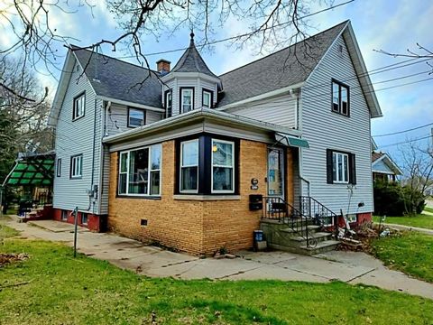 Photo of 1420 Hawthorne Ave, Two Rivers, WI 54241 (MLS # 1962653)