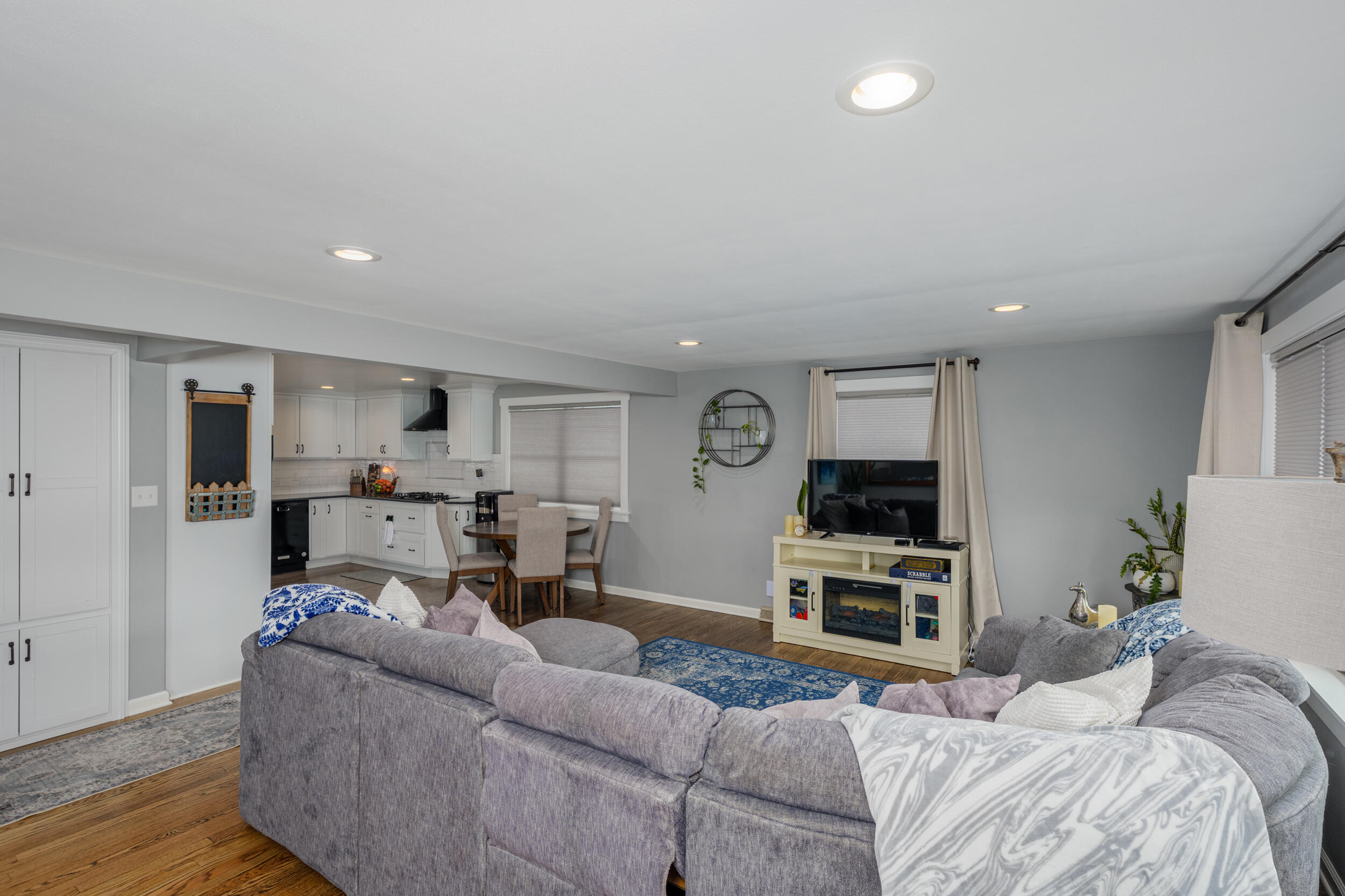 Kenosha, Wisconsin 53140, United States, 3 Bedrooms Bedrooms, ,2 BathroomsBathrooms,Residential,Pending,102590