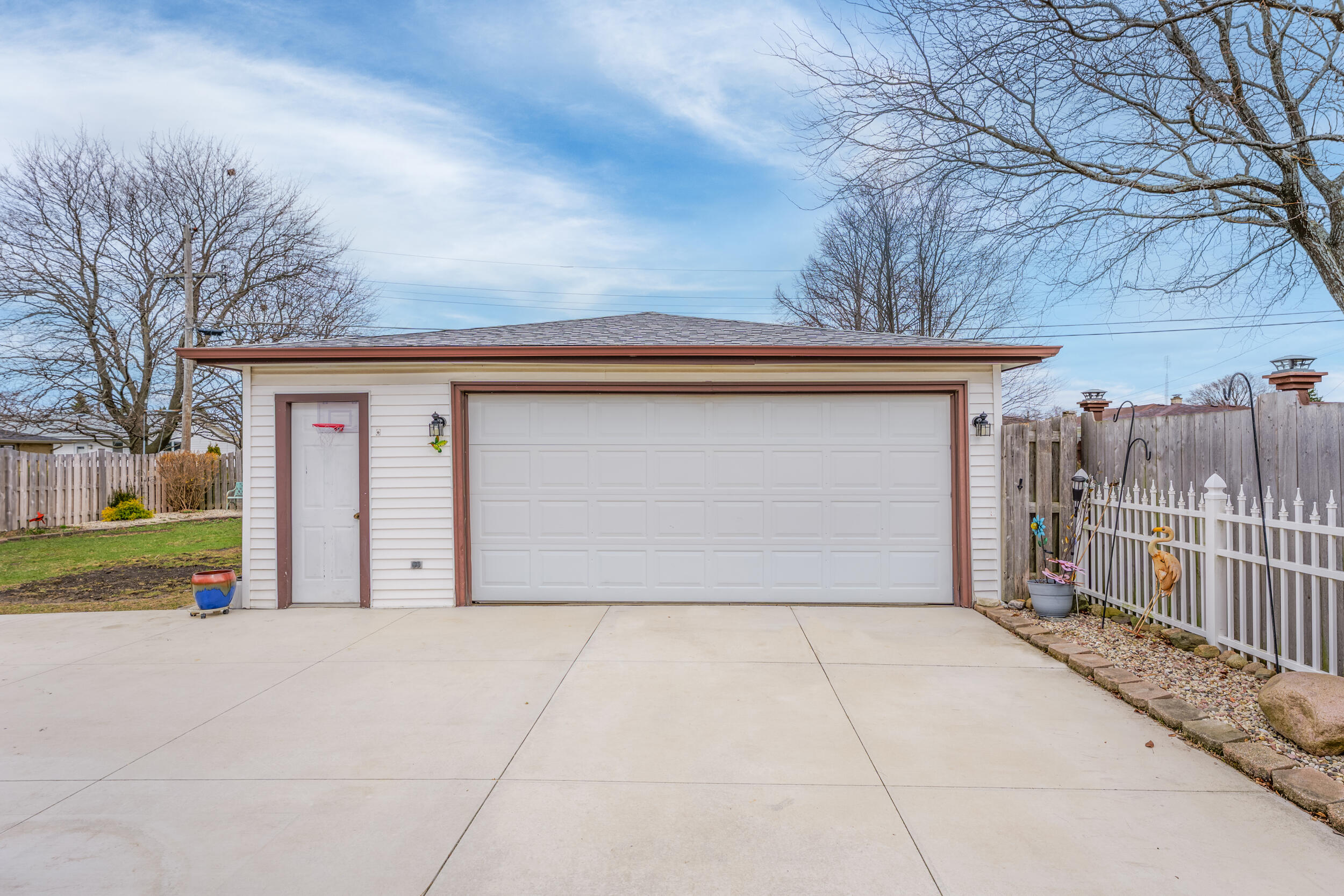 Kenosha, Wisconsin 53140, United States, 3 Bedrooms Bedrooms, ,2 BathroomsBathrooms,Residential,Pending,102590