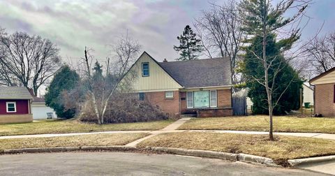 Photo of 7225 W Vienna Ct, Milwaukee, WI 53216 (MLS # 1953861)