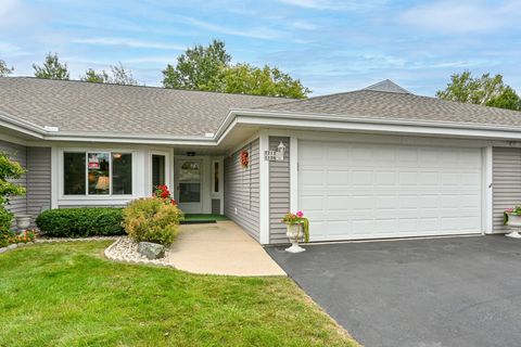 7213 W Mequon Square Dr, Mequon, WI 53092 - #: 1932365
