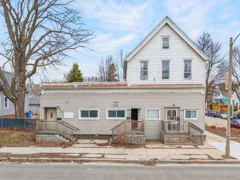 Photo of 630 E Locust St, Milwaukee, WI 53212 (MLS # 1951981)