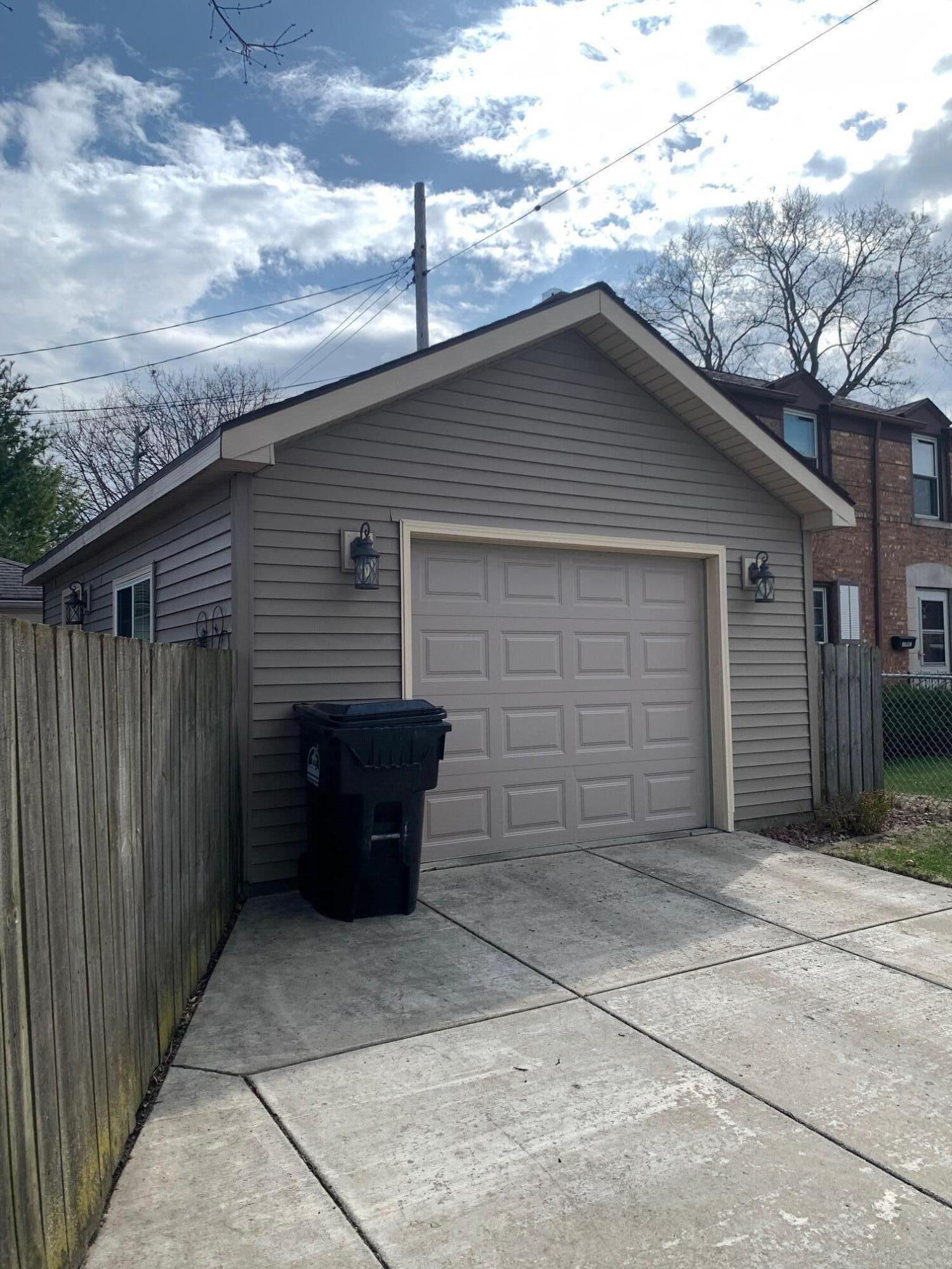 Racine, Wisconsin 53403, United States, 3 Bedrooms Bedrooms, ,2 BathroomsBathrooms,Residential,Pending,117169