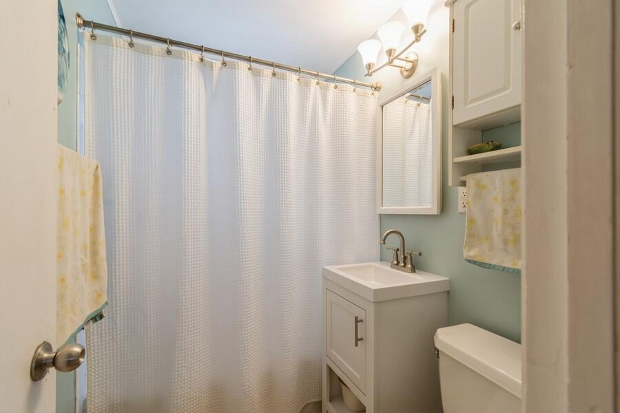 Racine, Wisconsin 53403, United States, 3 Bedrooms Bedrooms, ,2 BathroomsBathrooms,Residential,Pending,117169